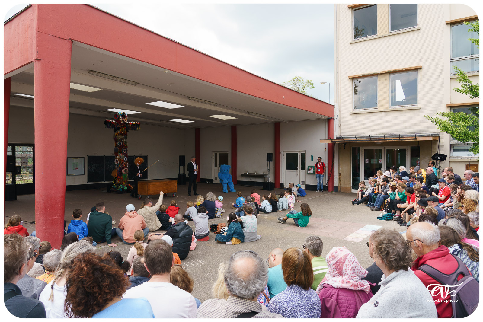 COWBOY OU INDIEN (GROUPE DEJA)